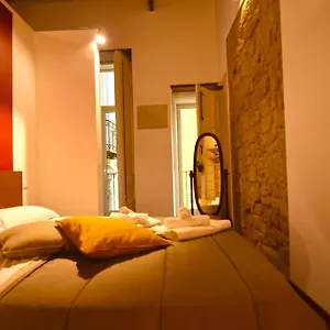 https://la-casa-di-apollo.hotels-amalfi.com